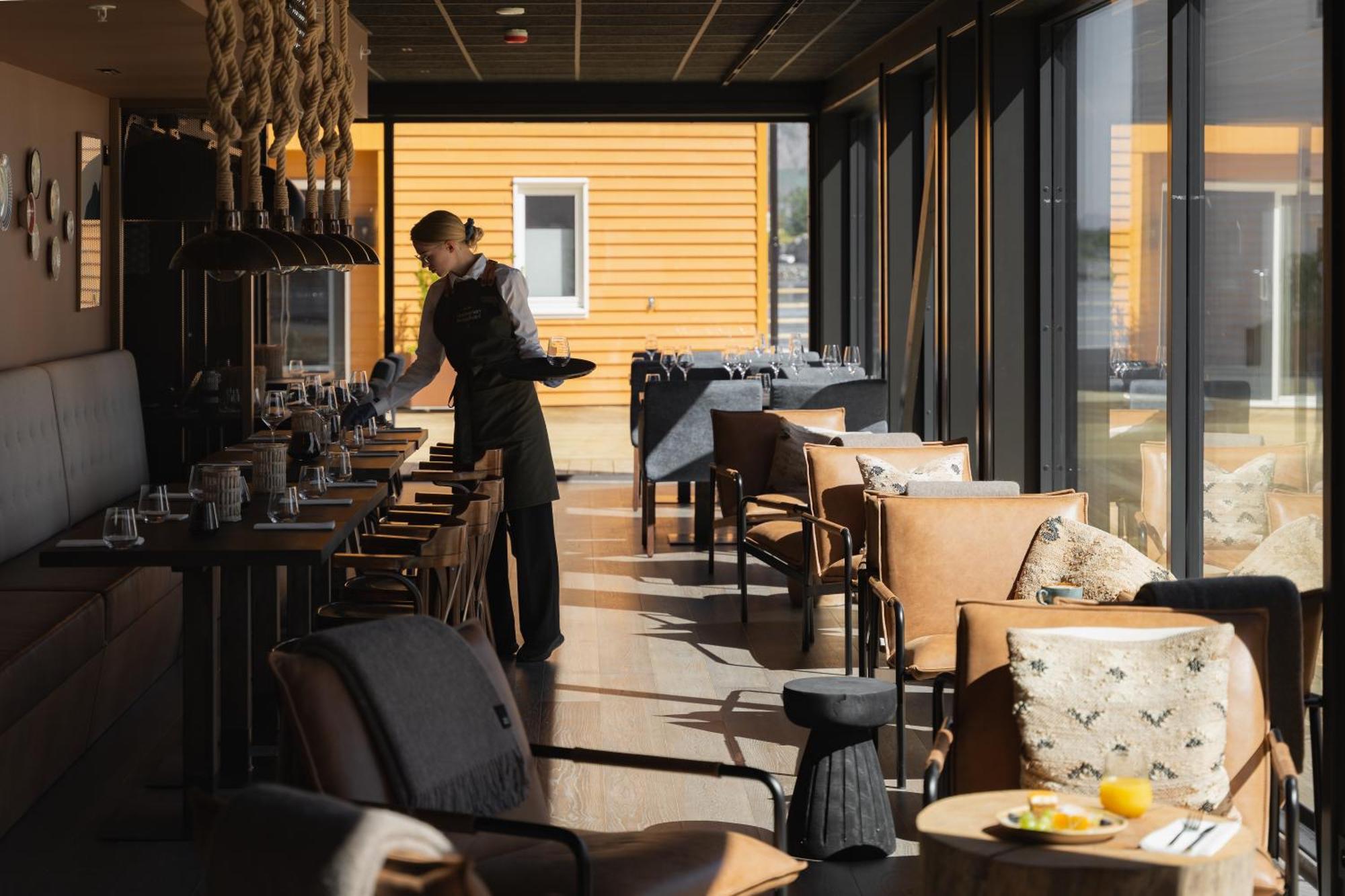 Henningsvaer Bryggehotell - By Classic Norway Hotels מראה חיצוני תמונה
