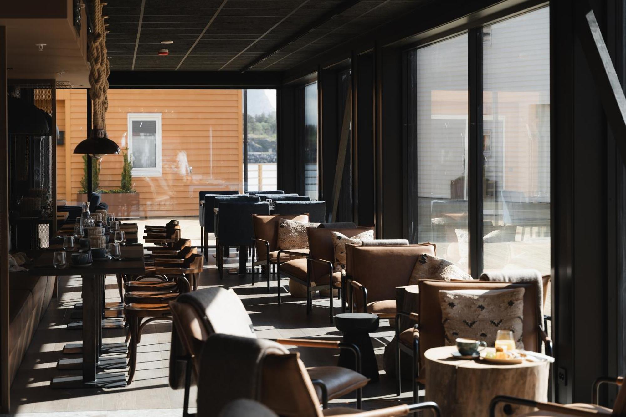 Henningsvaer Bryggehotell - By Classic Norway Hotels מראה חיצוני תמונה