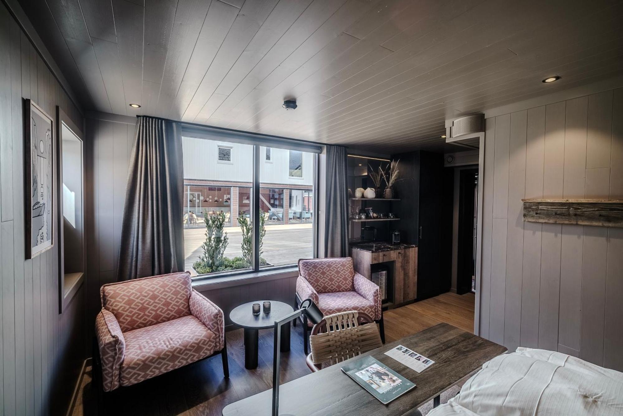 Henningsvaer Bryggehotell - By Classic Norway Hotels מראה חיצוני תמונה
