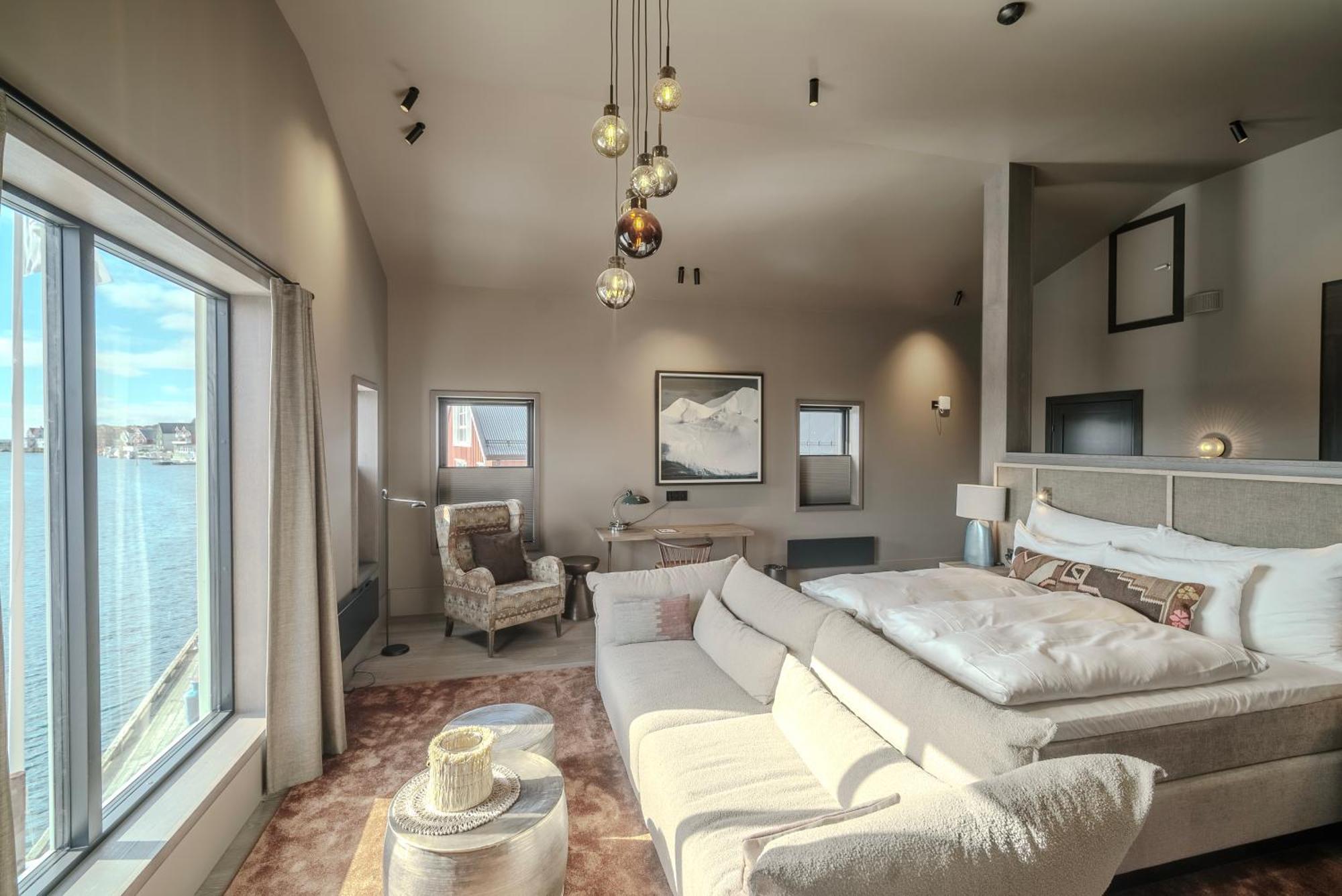 Henningsvaer Bryggehotell - By Classic Norway Hotels מראה חיצוני תמונה