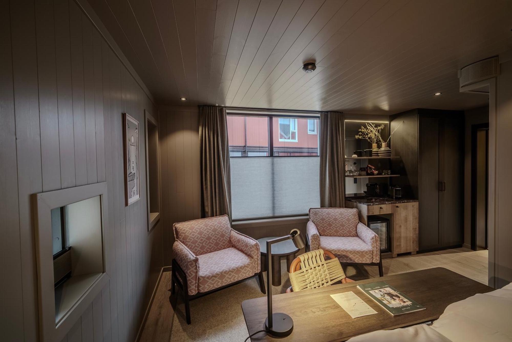 Henningsvaer Bryggehotell - By Classic Norway Hotels מראה חיצוני תמונה