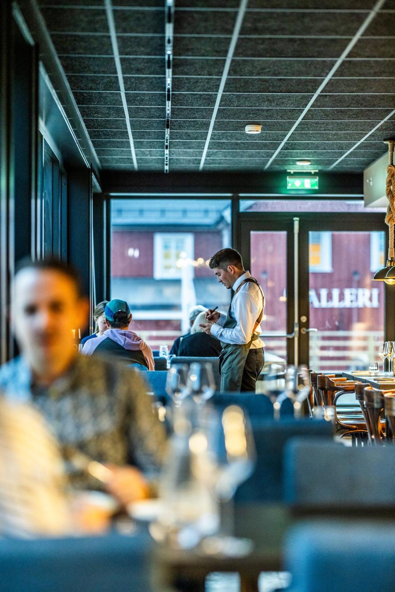 Henningsvaer Bryggehotell - By Classic Norway Hotels מראה חיצוני תמונה