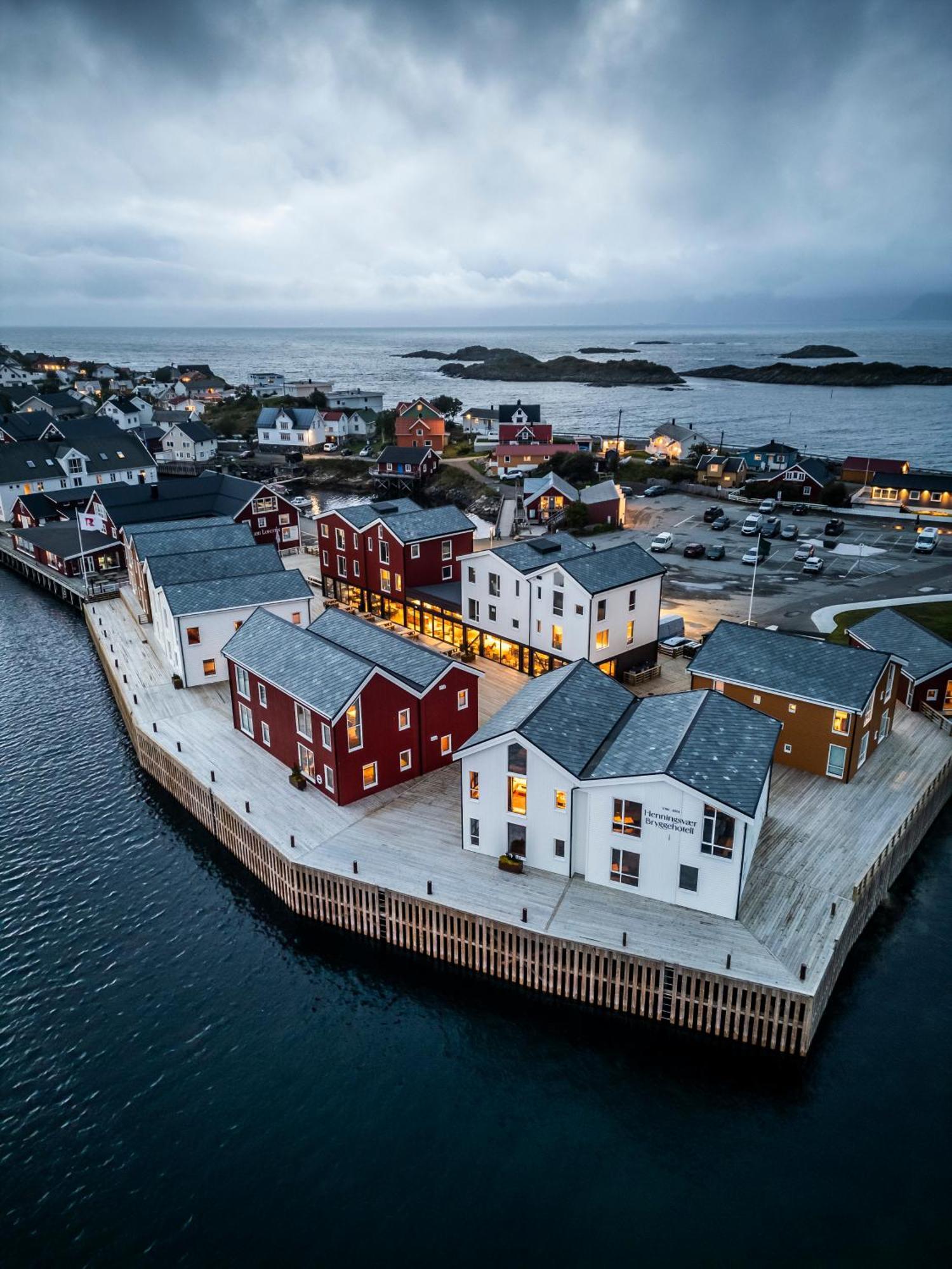 Henningsvaer Bryggehotell - By Classic Norway Hotels מראה חיצוני תמונה